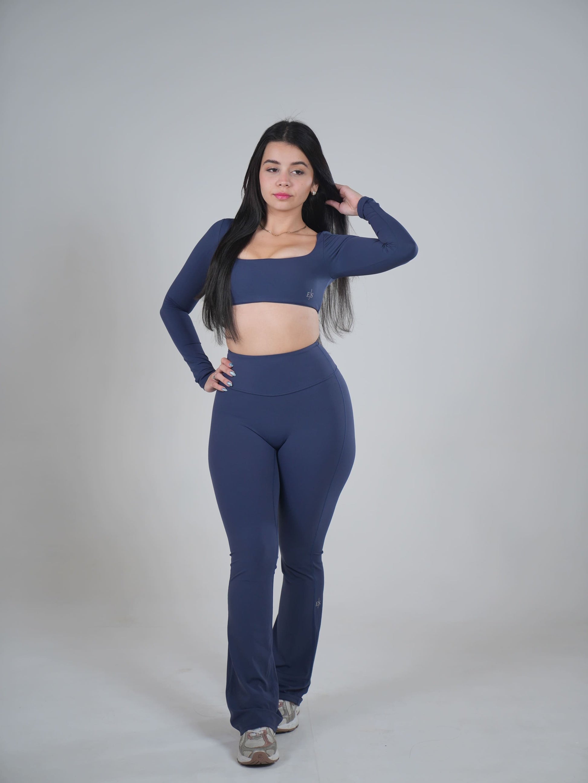 Longsleeve top y scrunch leggings flare